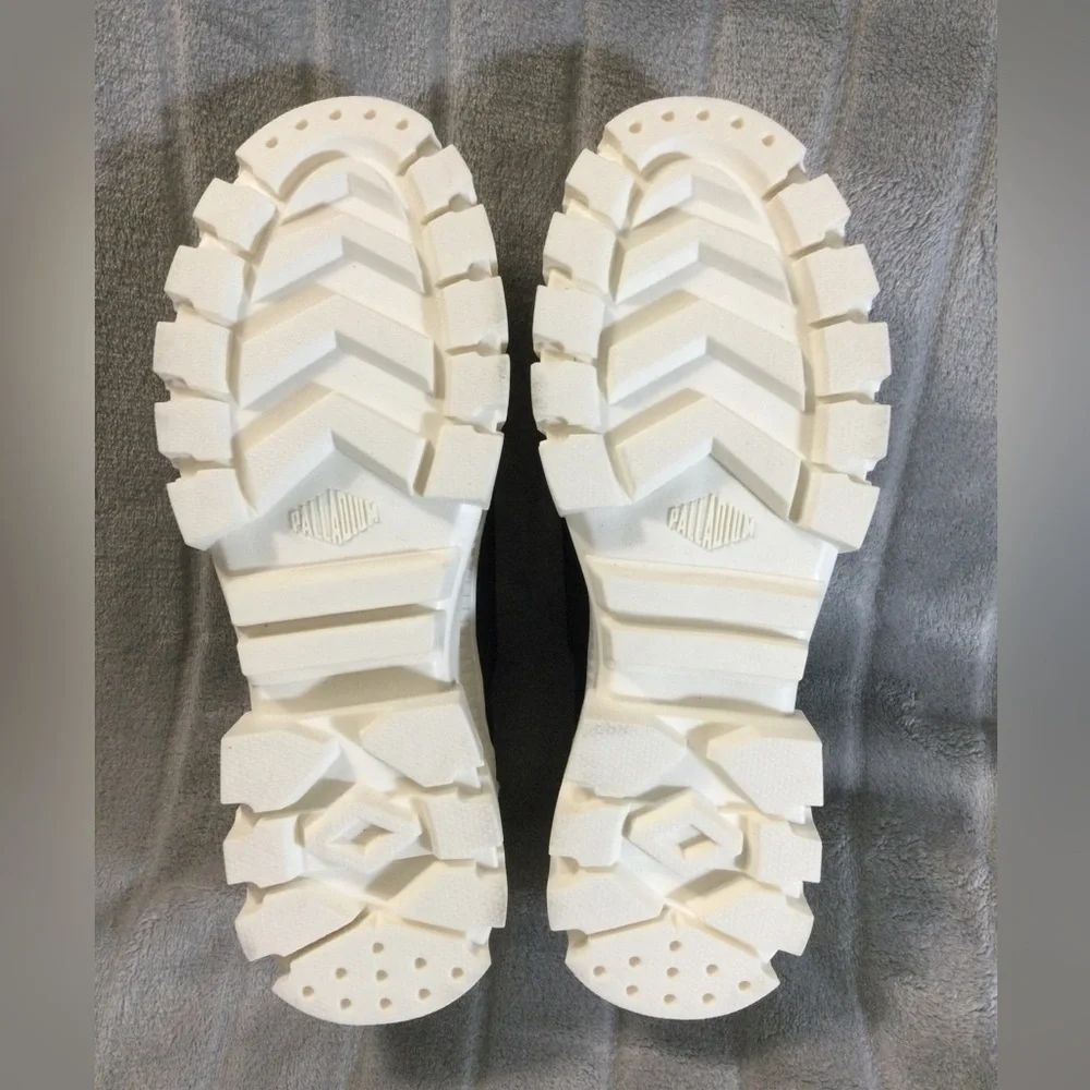 Palladium Women’s Black/White Revolt Platform Sneakers - Picture 4 of 13
